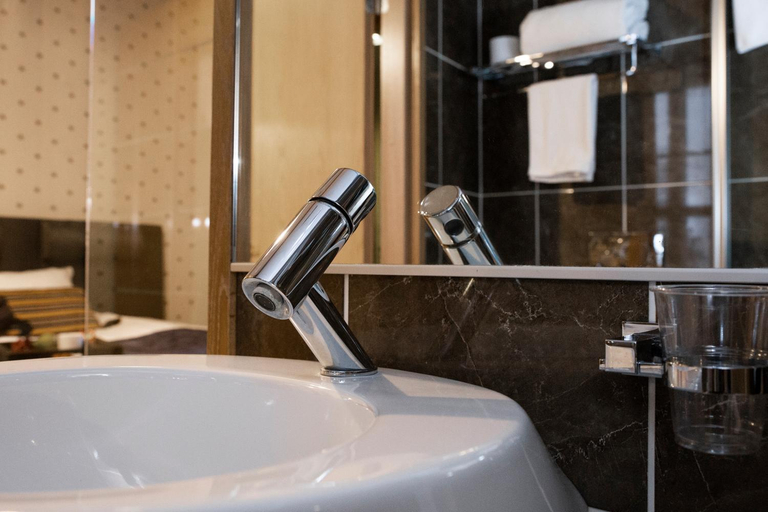 Bathroom 3, Hotel Epoque & Apartments, Ostrobothnia