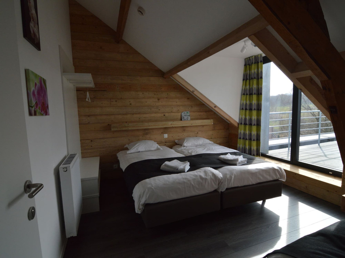 Bedroom 2, Superb Holiday Home With Barbecue, Liège