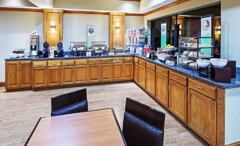 Food & Drinks 2, Wingate by Wyndham Lubbock TX South, Lubbock