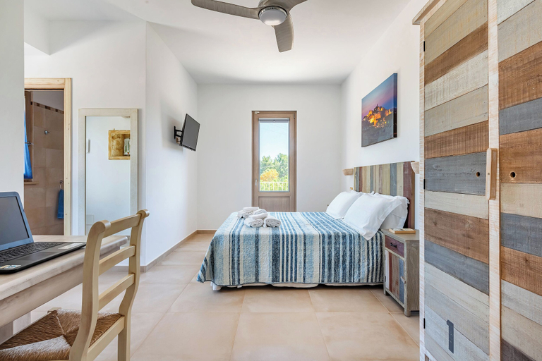 Bedroom 3, Villa Fumarola, Brindisi
