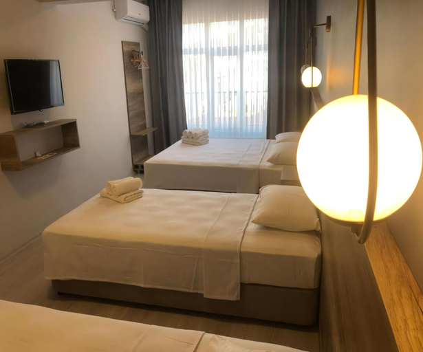 Bedroom 5, Rinascente, Merkez