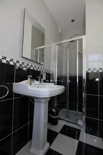 Bathroom 3, Donnybrook Hall, Dublin