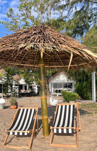 Others 3, Warm Beach Resort, Bang Saphan