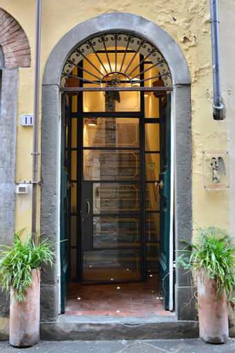 Exterior 11