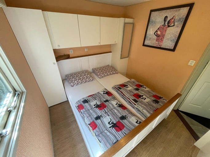 Others 3, Uden Chalet With Scenic Terrace, Uden