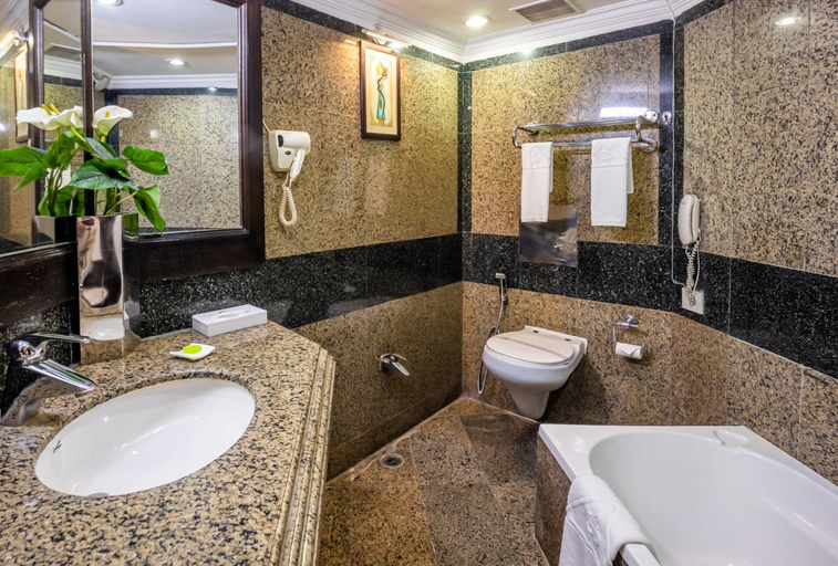Bathroom 14