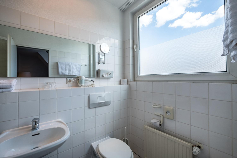 Bathroom 3, Hotel Gertrudenhof, Köln