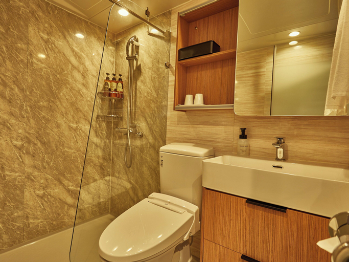 Bathroom 16