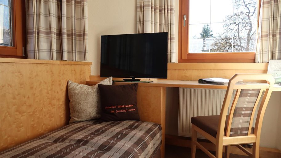 Bedroom 2, Hotel Garni Lowen, Imst