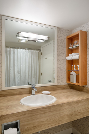 Bathroom 4, Surftides Lincoln City, Lincoln