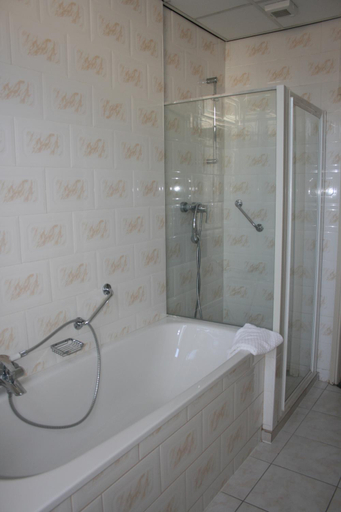 Bathroom 3, Hotel 2000 Valkenburg, Valkenburg aan de Geul