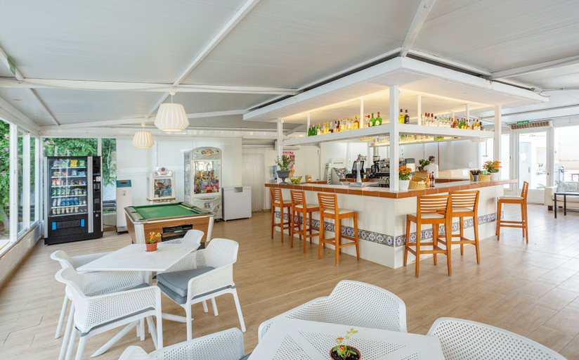 Food & Drinks 5, BJ Apartamentos Club Sa Coma, Baleares