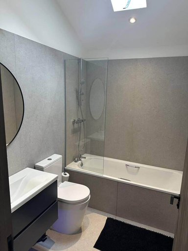Bathroom 3, 3 Bed Barn - Pets - Smoking - Garden - Parking, Derry and Strabane