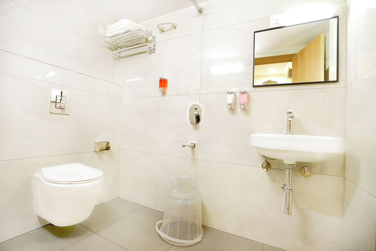Bathroom, Oak Business Hotel, Hyderabad