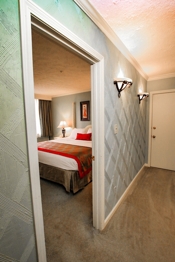 Bedroom 3, Ramada Conference Center By Wyndham Lewiston, Androscoggin