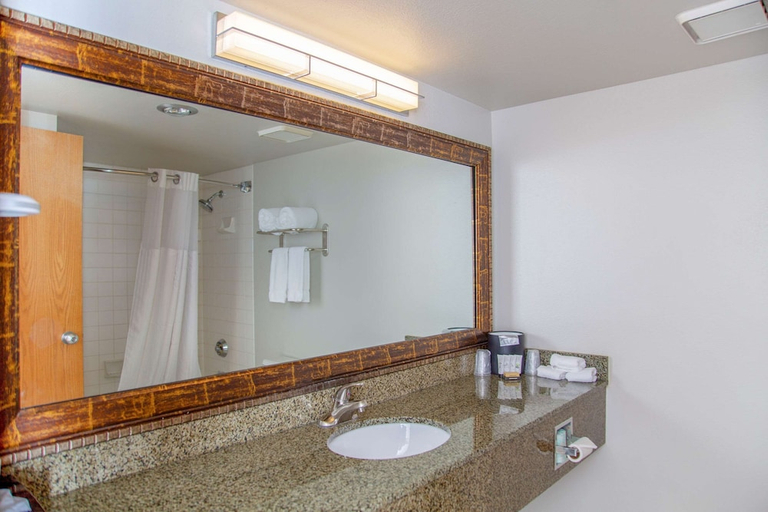Bathroom 4, Hells Canyon Grand Hotel, an Ascend Collection Hotel, Nez Perce