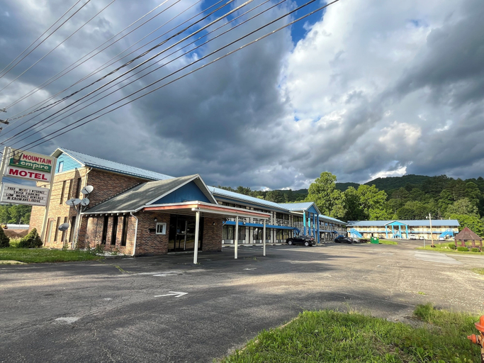Exterior & Views, Mountain Empire Motel, Johnson