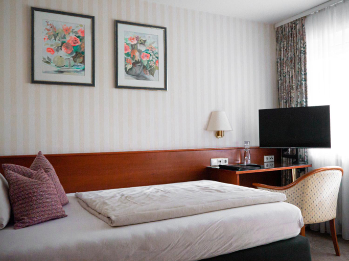 Bedroom 2, Parkhotel, Paderborn