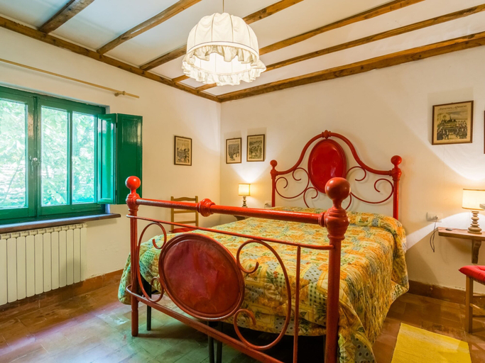 Others 3, Holiday Home in Migliorini With Shared Pool, Pistoia