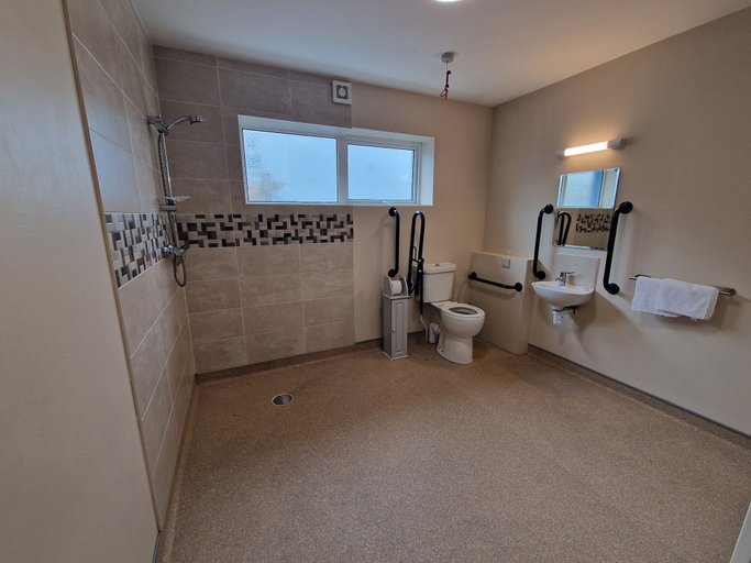 Bathroom 5, Trivia House Accomodation