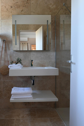 Bathroom 3, Hotel Villa Glanum, Bouches-du-Rhône