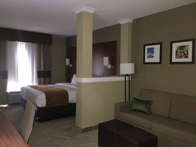 Bedroom 2, Comfort Suites Lubbock TX, Lubbock