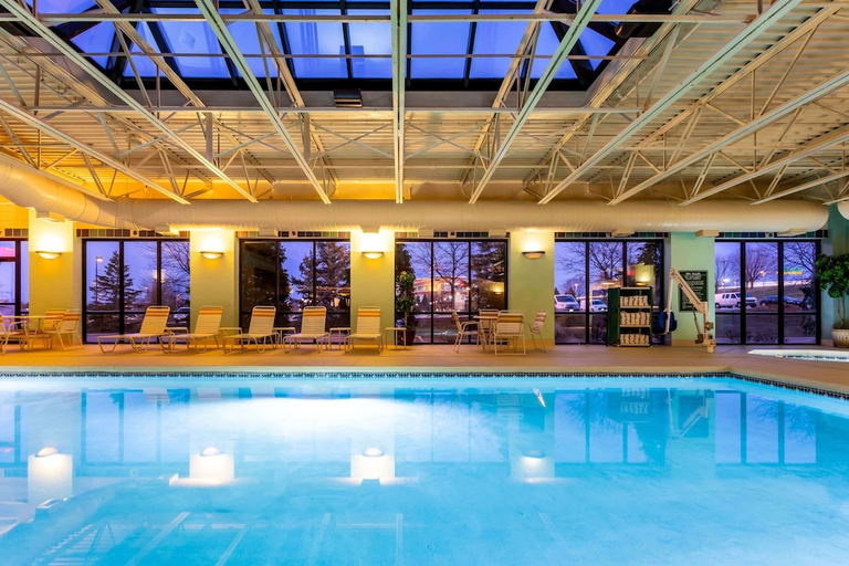 Sport & Beauty, La Quinta Inn Suites Madison American Center, Dane
