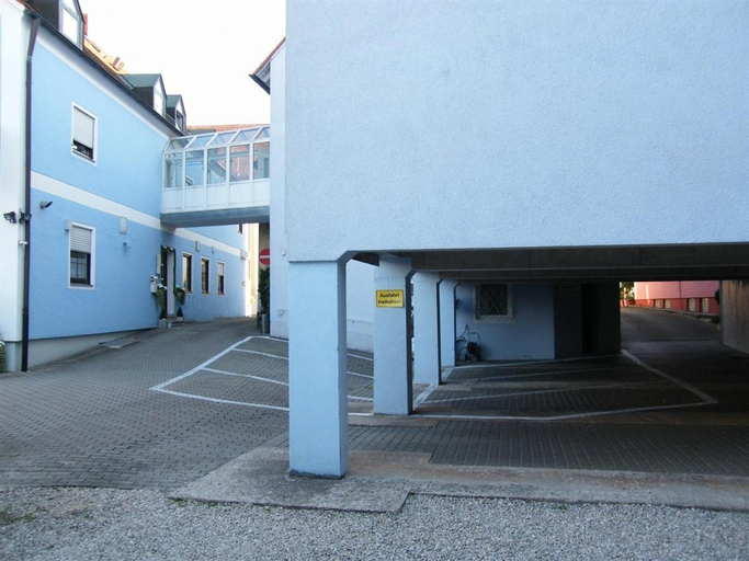 Others 4, Hotel Kattenbeck, Roth