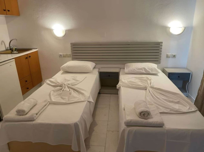 Bedroom 3, Hotel Kourkoumelata, Ionian Islands
