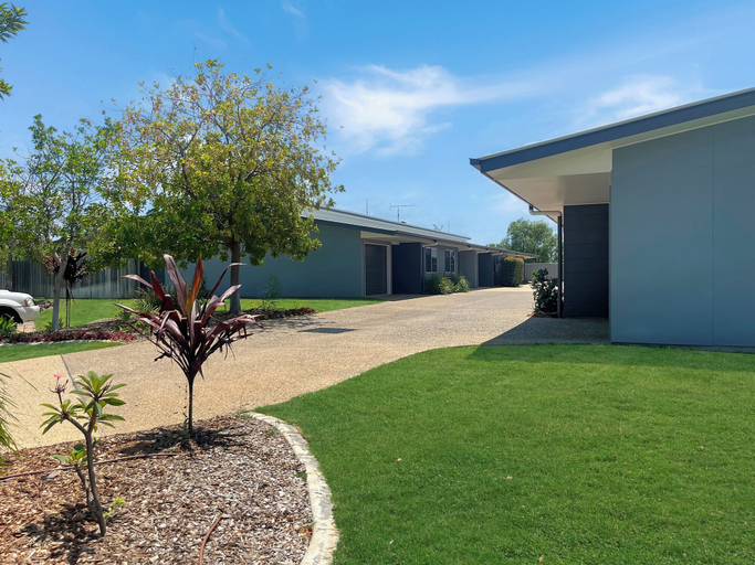 Others 5, Direct Collective - Villas on Rivergum, Emerald