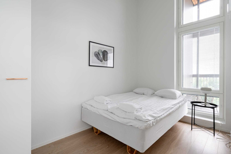 Bedroom 3, 3BR Modern Loft Penthouse with Sauna & Parking, Pirkanmaa