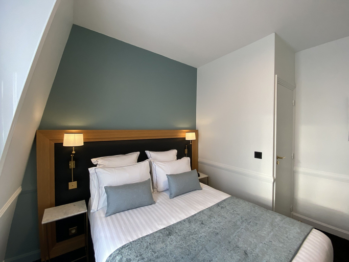 Bedroom 4, Hotel Le Cercle Tour Eiffel, Paris