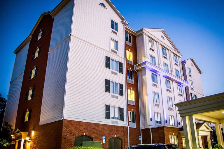 Exterior & Views