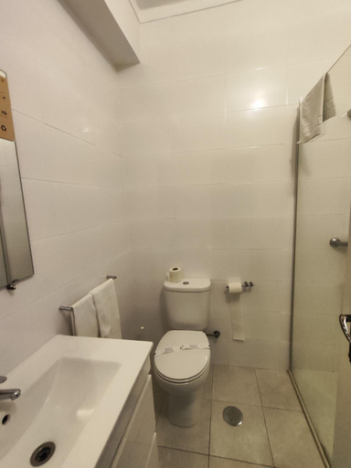 Bathroom 2, Residencial Centro Comercial Avenida Bragashopping, Braga