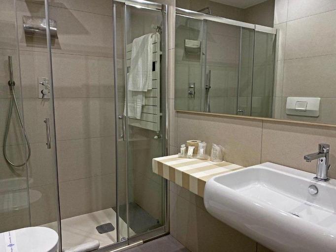 Bathroom 4, Relais Antica Badia                                                                         , Ragusa