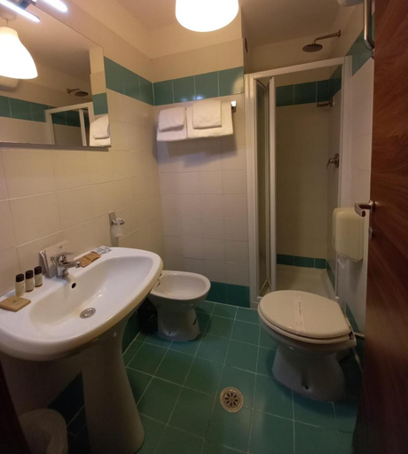 Bathroom 5, LH Hotel Excel Roma Montemario, Rome