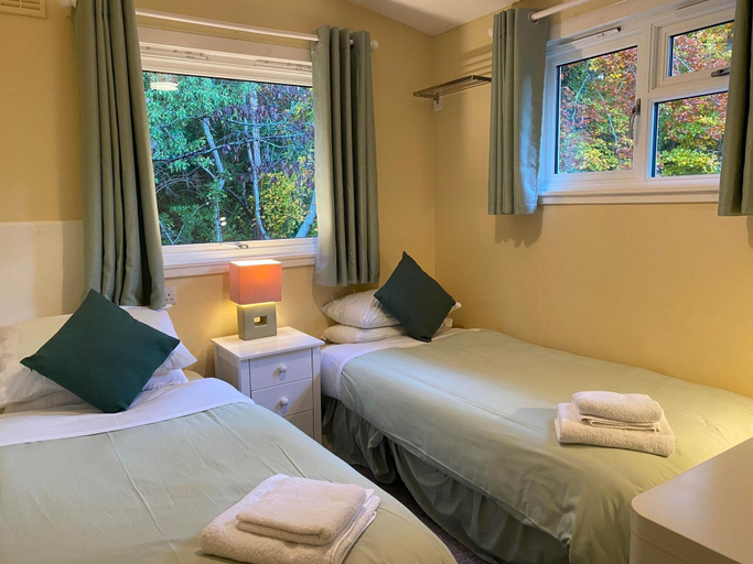 Bedroom 2, Burnside Chalet on Reelig Estate, Highland