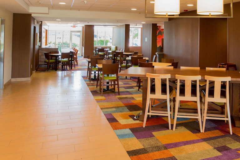 Food & Drinks 4, FAIRFIELD INN AND SUITES LUMBERTON, Robeson