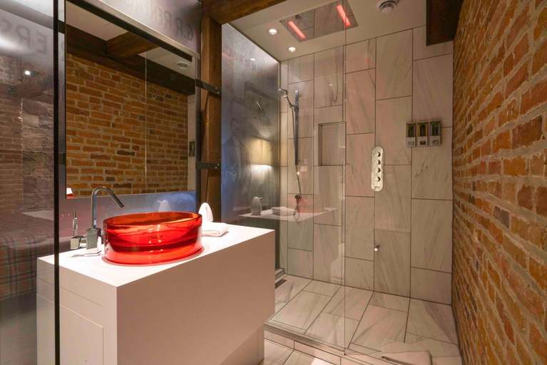 Bathroom 3, Auberge Place d'Armes, Communauté-Urbaine-de-Québec