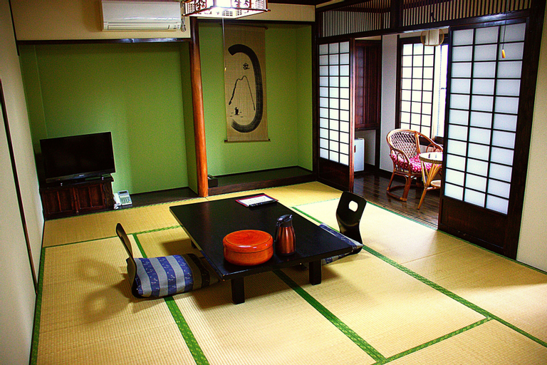 Bedroom 2, Seseragino oyado Tairoukan, Minamioguni