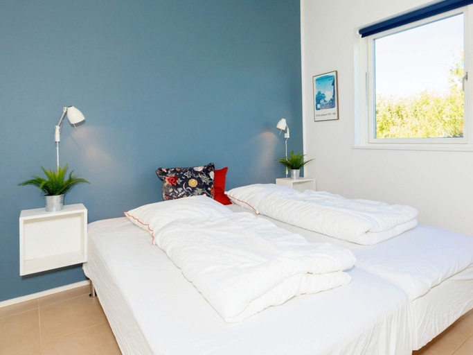 Bedroom 2, 5 Star Holiday Home in Lokken, Hjørring