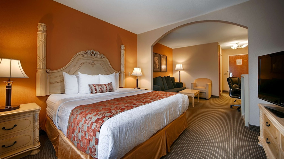 Bedroom 3, Best Western Plus Bass Hotel & Suites, Saint Clair