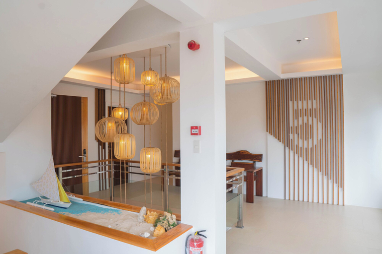 Others 4, The Paragon Boracay Suites, Malay