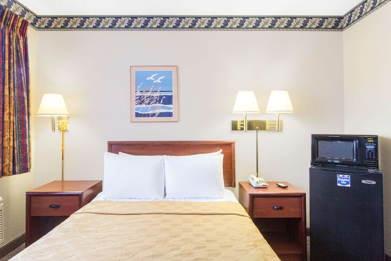 Bedroom 4, Knights Inn Madera, Madera