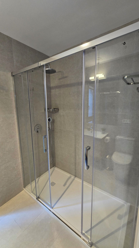 Bathroom 4, Hostal Rambla 24 by Holihome, Alicante