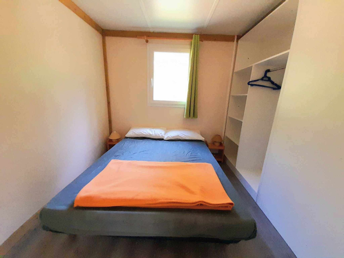 Bedroom 3, Les Auzerals camping du lac, Tarn