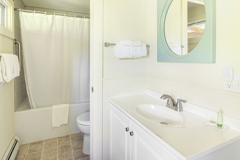 Bedroom 5, COHO Inn & Motor Lodge, Windsor