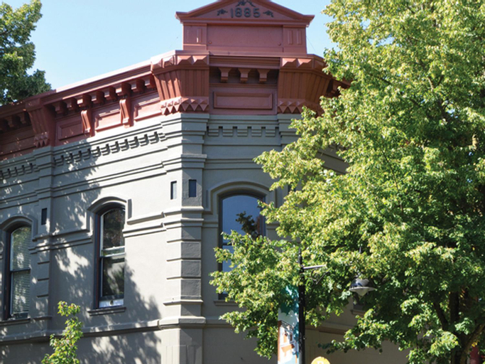 3rd Street Flats, Yamhill