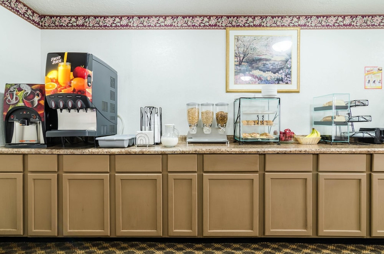 Food & Drinks 5, Econo Lodge Lexington, NE, Dawson