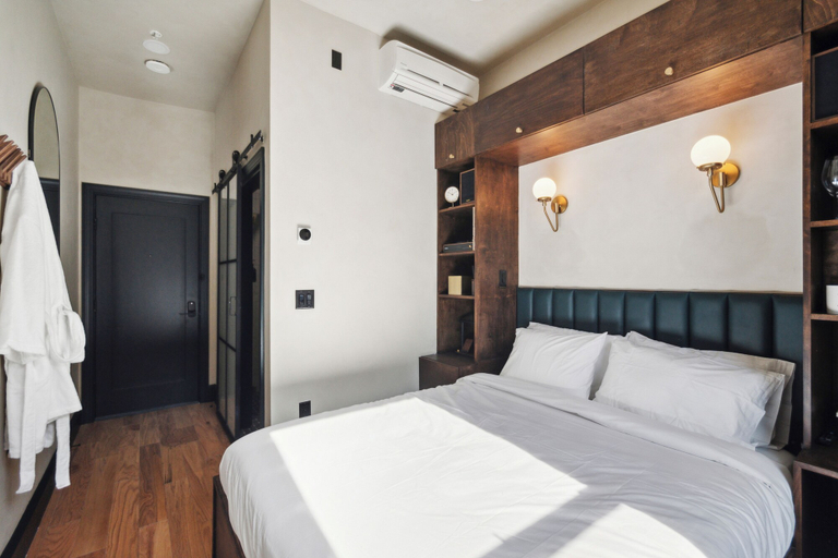Bedroom 4, Society Hill Hotel, Philadelphia